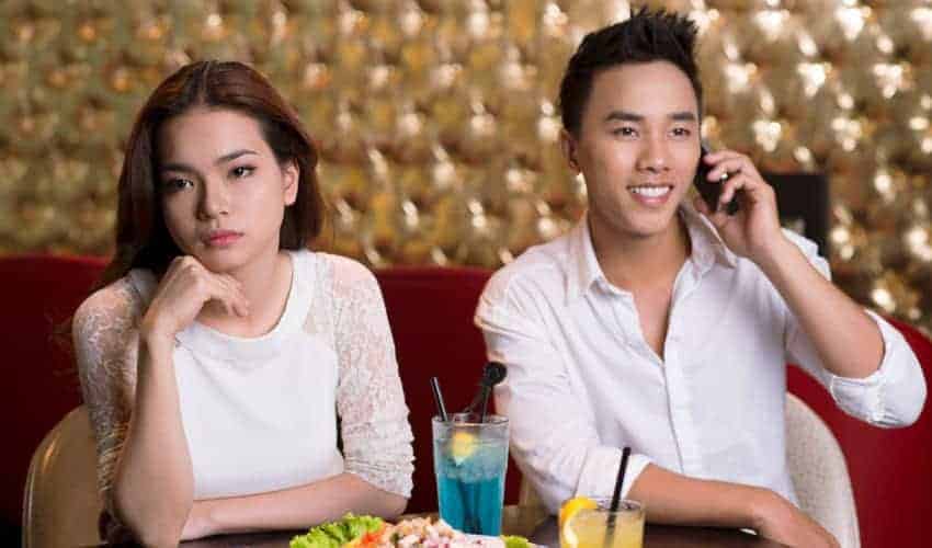 Saving Face in Thai society