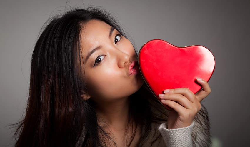 Thai girls have nice slim body and prefer dating men from foreign countries over local men